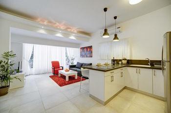 Dinami * Tel Aviv