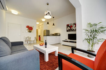 Dinami Apartment